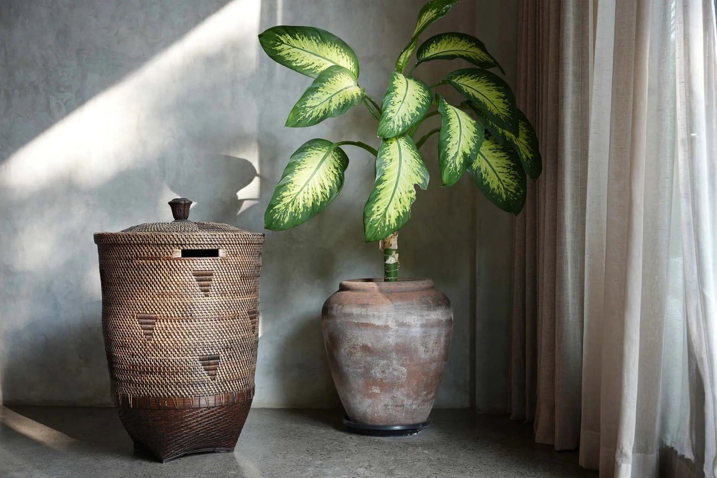 Colonial Laundry Basket