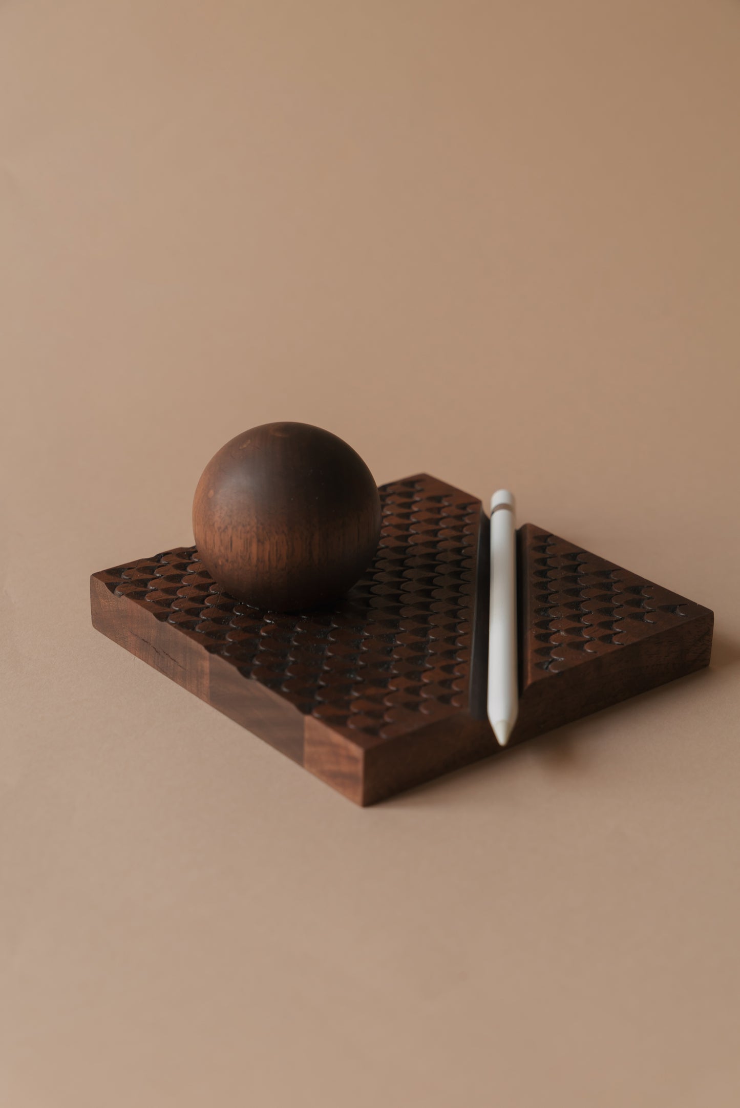 VAL Wooden Phone Holder