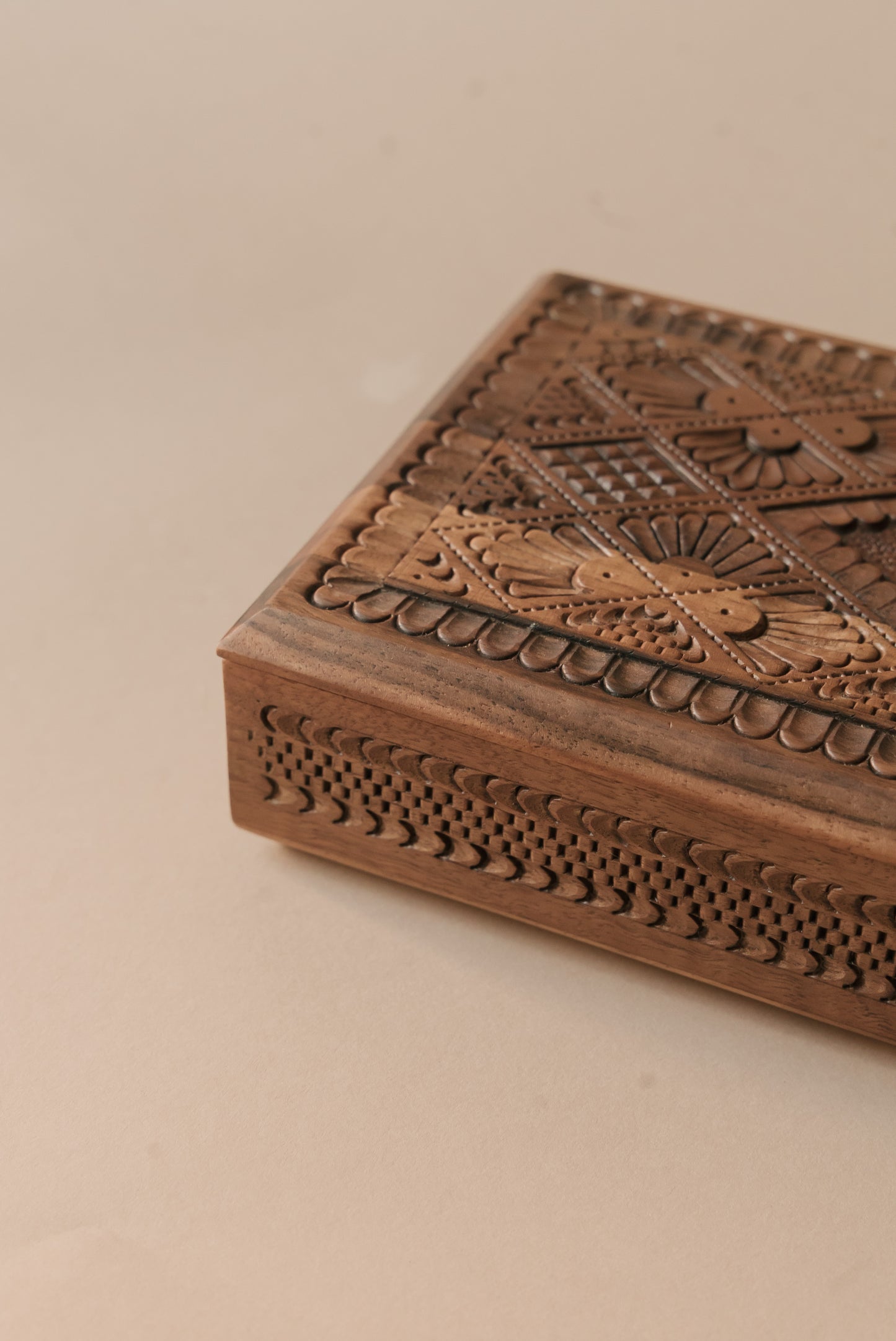 DUNYA Wooden Jewellery Box