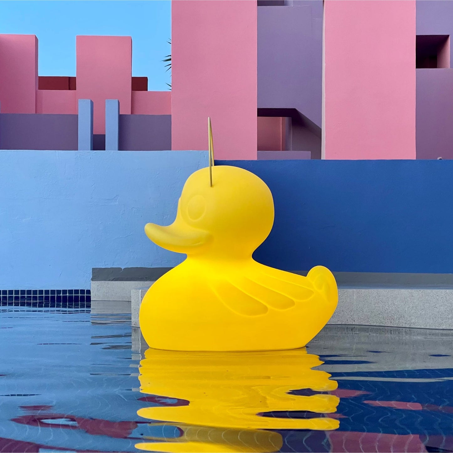 the duck duck lamp XL