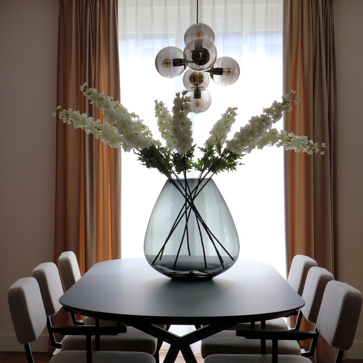 Tasman Vase grau