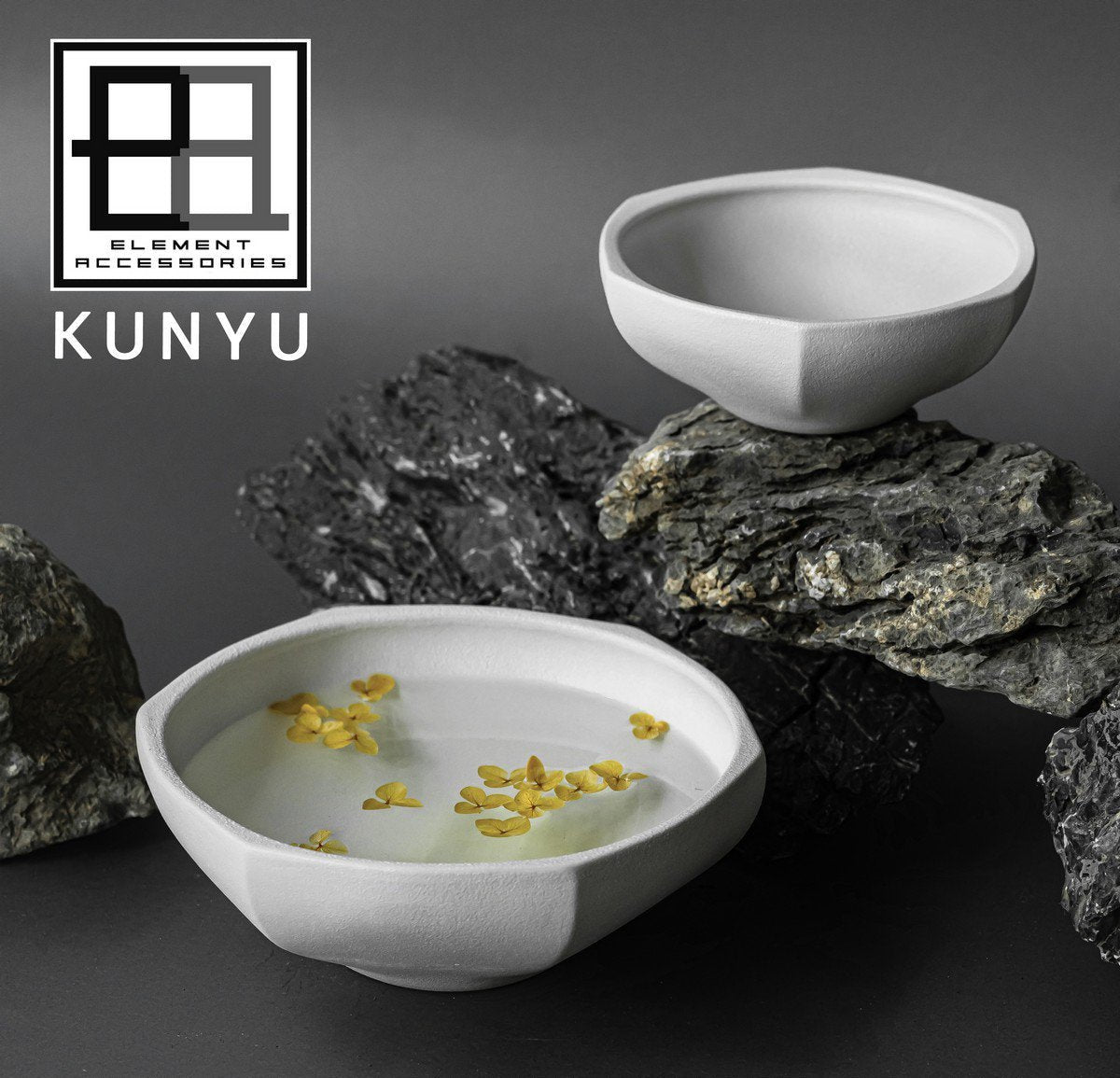 Moderne Kunyu-Schale im asiatischen Stil- Weiß