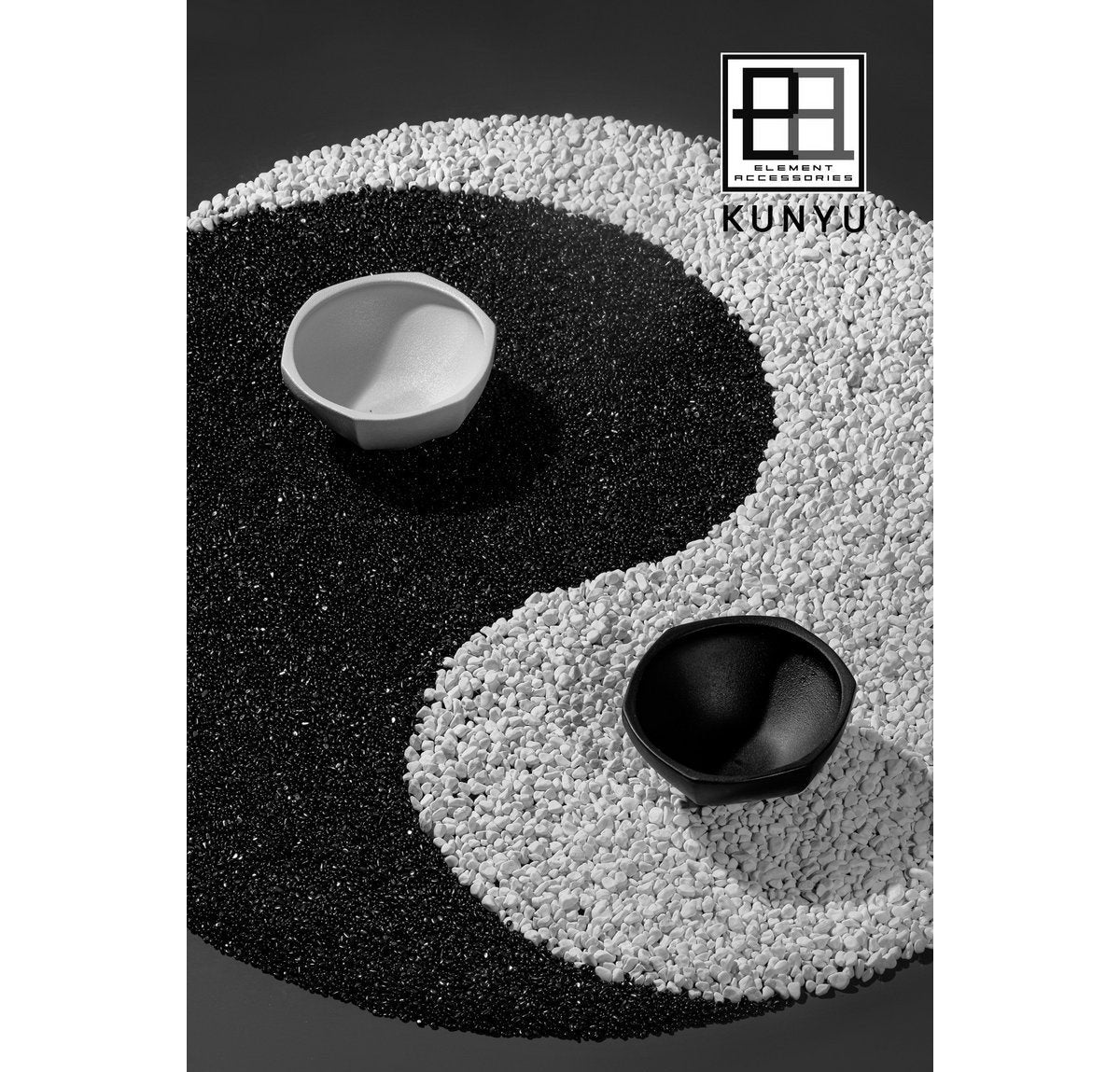 Moderne Kunyu-Schale im asiatischen Stil- Weiß