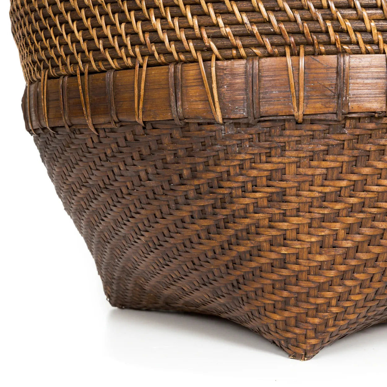 Colonial Laundry Basket