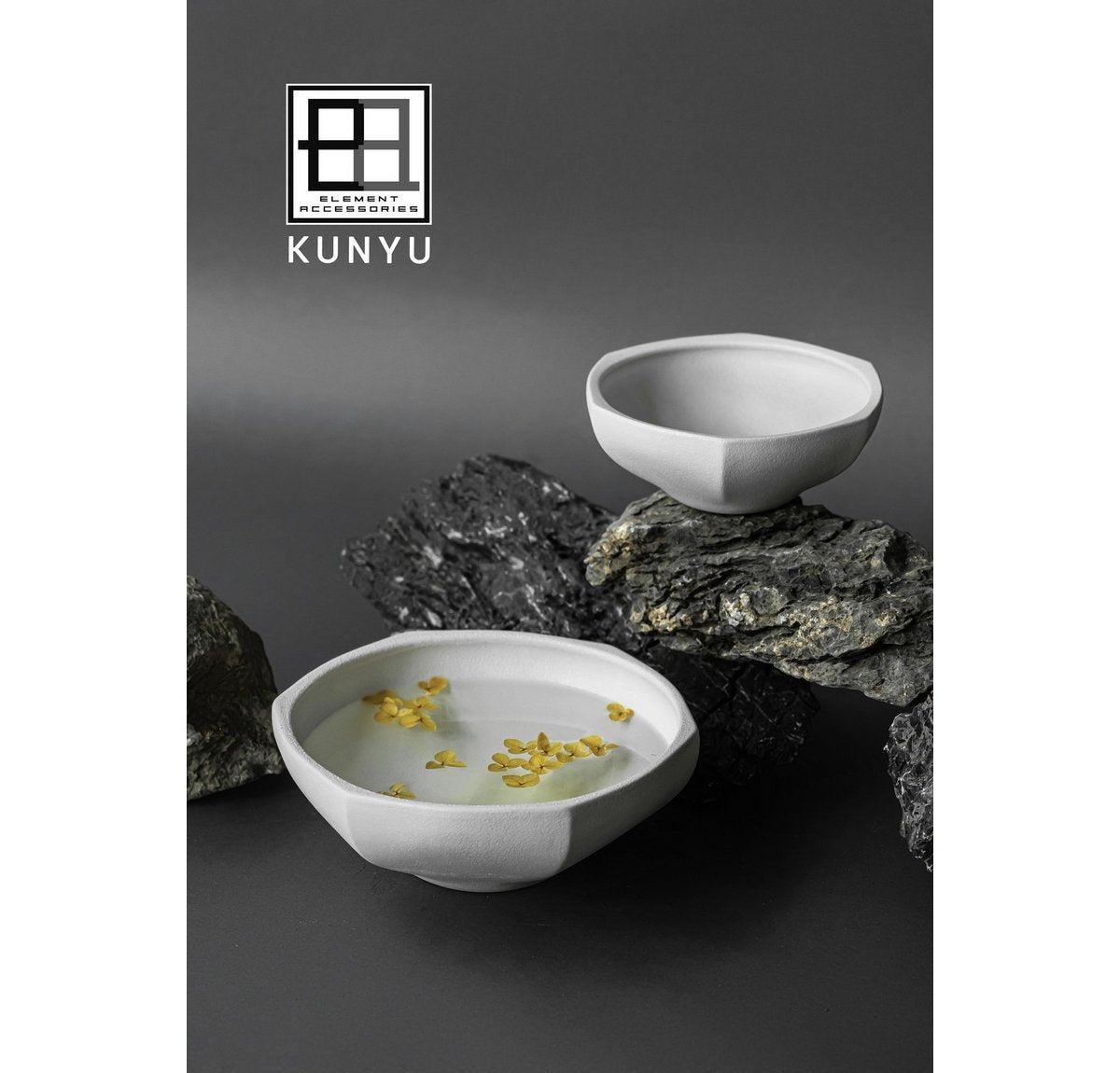 Moderne Kunyu-Schale im asiatischen Stil- Weiß